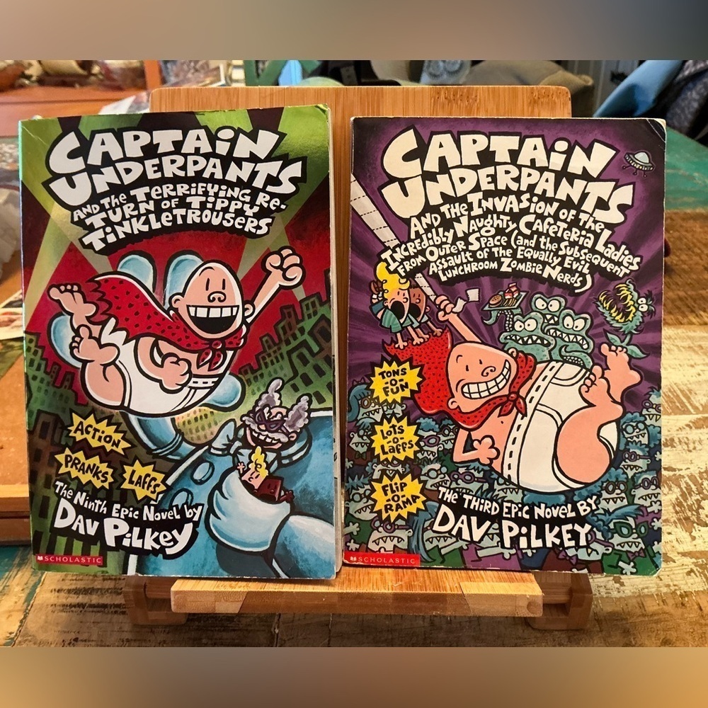 2 Captain Underpants books!  Great Set!